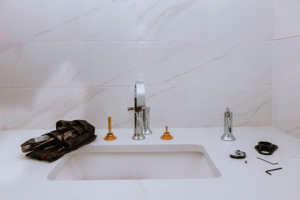 Cost of Porcelain Sink Installation in Livonia